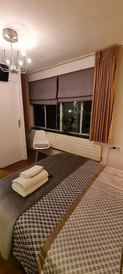 Mi Bnb Amsterdam Bed & Breakfast